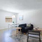 Charming 2 Bed 1 Bath Gem 10 Min To Beach!