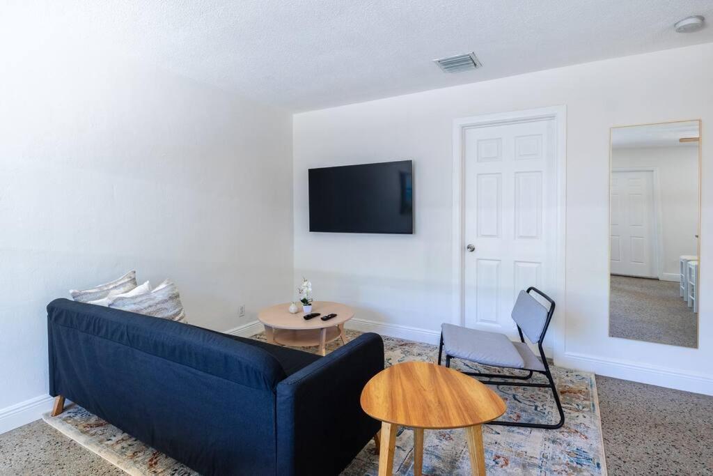 Apartamento Charming 2 Bed 1 Bath Gem 10 Min To Beach! *