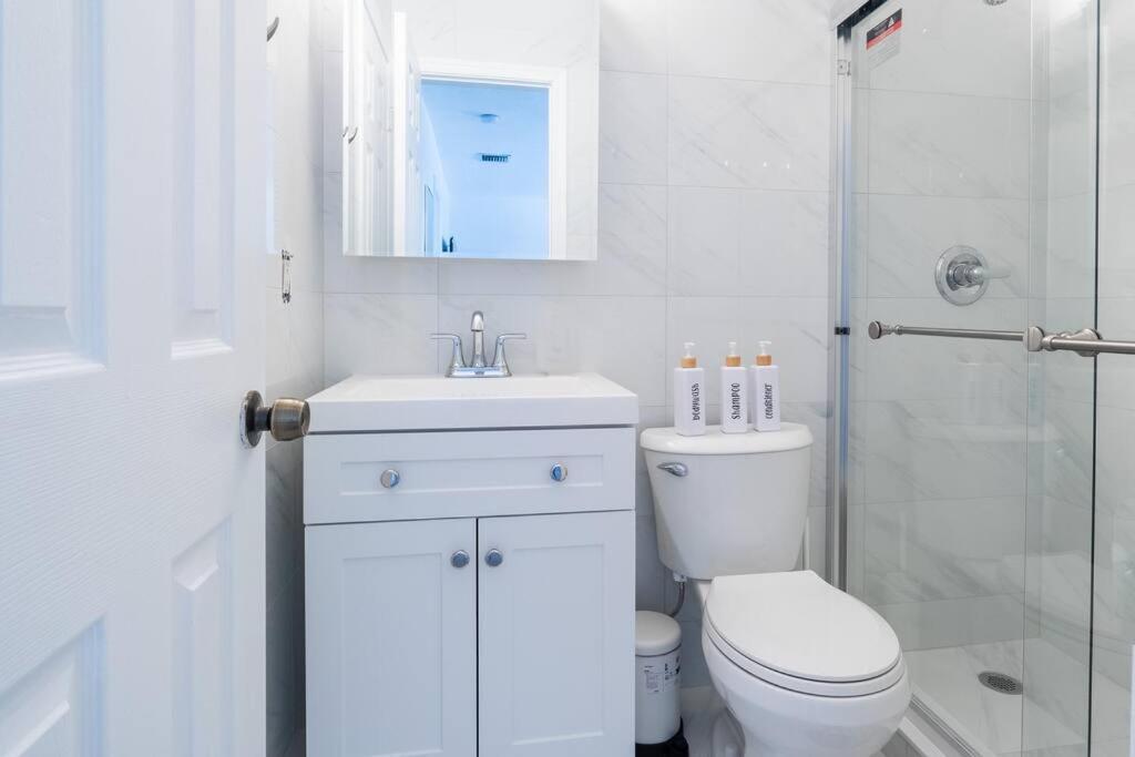 Charming 2 Bed 1 Bath Gem 10 Min To Beach! Apartamento