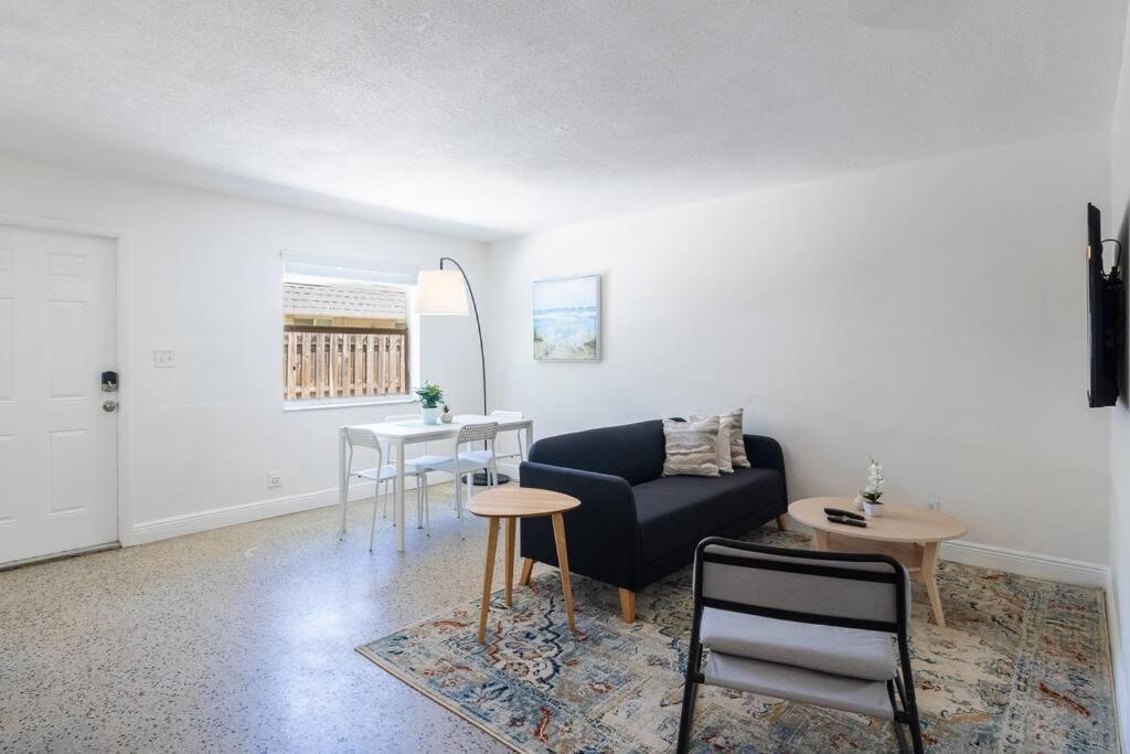 Apartamento Charming 2 Bed 1 Bath Gem 10 Min To Beach!
