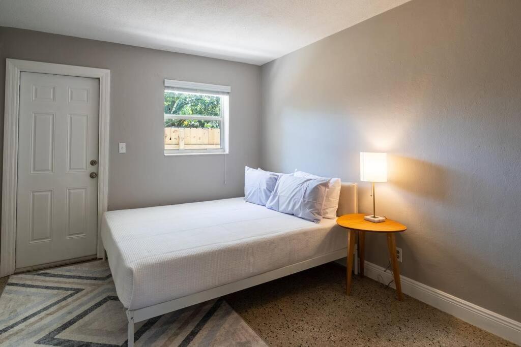 Charming 2 Bed 1 Bath Gem 10 Min To Beach! Apartamento Fort Lauderdale