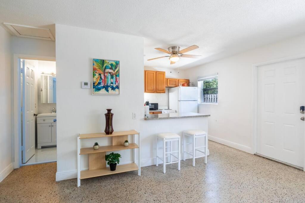 Charming 2 Bed 1 Bath Gem 10 Min To Beach! Apartamento *